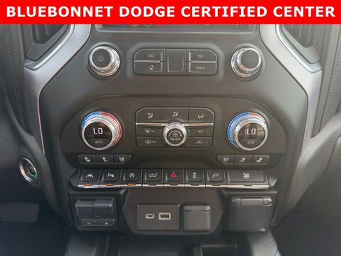 Used 2020 GMC Sierra 1500 SLT RWD image 17