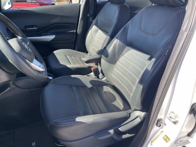 Used 2020 Nissan Kicks SR w/ SR Premium Package FWD image 24