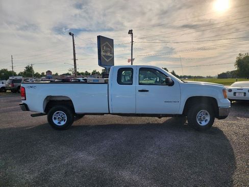Used 2009 GMC Sierra 2500 W/T w/ Snow Plow Prep Package AWD/4WD image 4
