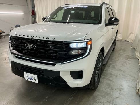 New 2026 Ford Expedition Max Platinum w/ Stealth Appearance Package image 9