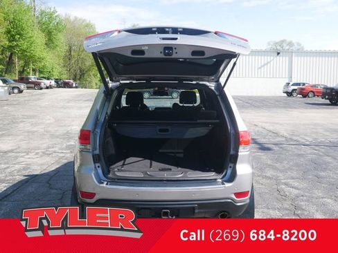 Used 2015 Jeep Grand Cherokee Limited w/ Trailer Tow Group IV AWD/4WD image 16