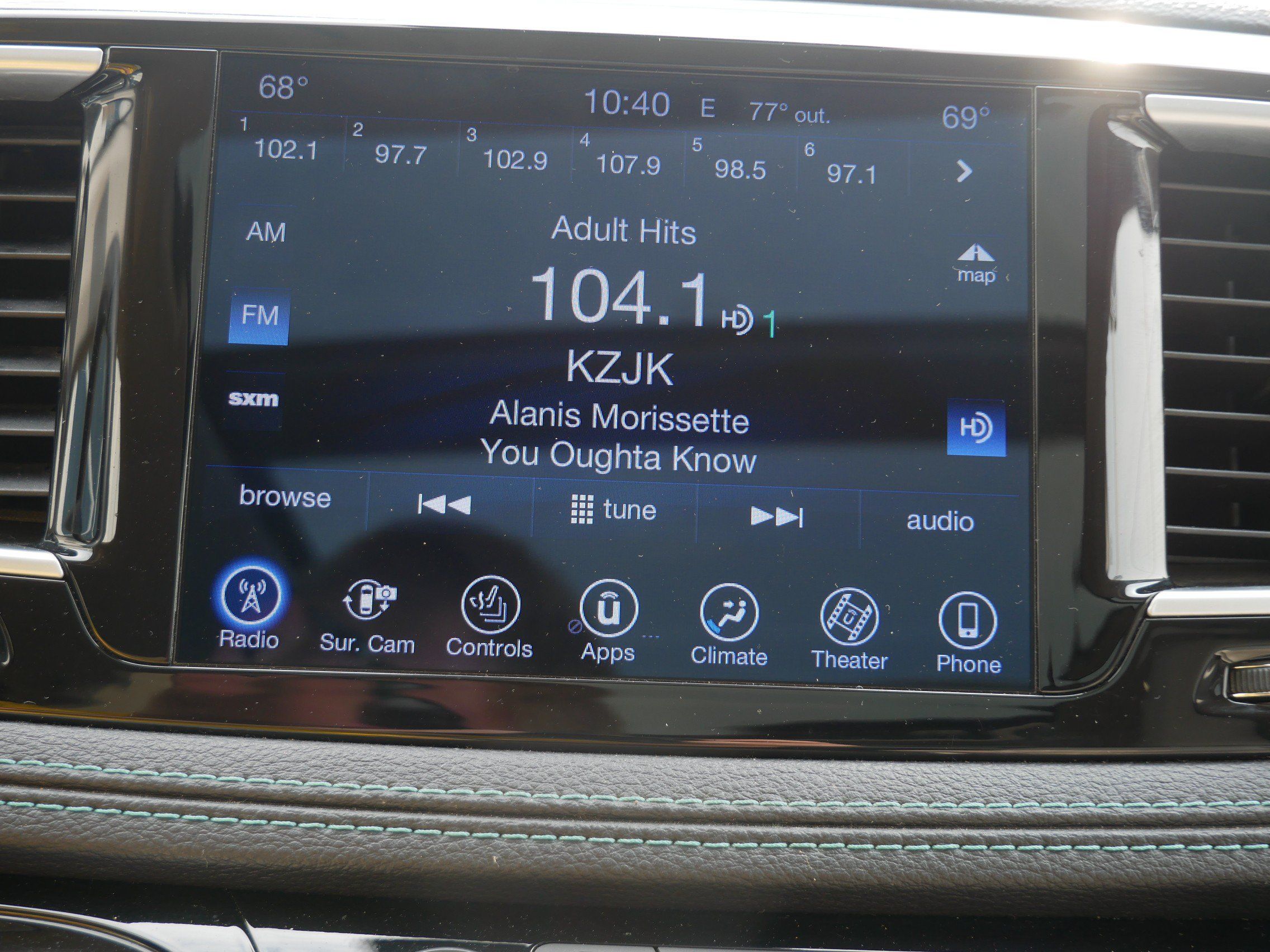 Used 2017 Chrysler Pacifica Platinum FWD image 13