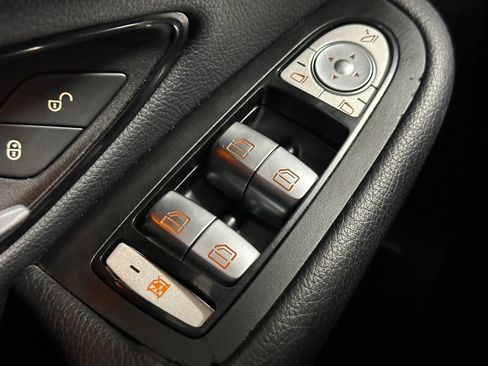 Used 2017 Mercedes-Benz GLC 300 image 33