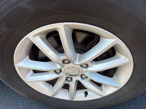Used 2020 Dodge Grand Caravan SXT FWD image 5