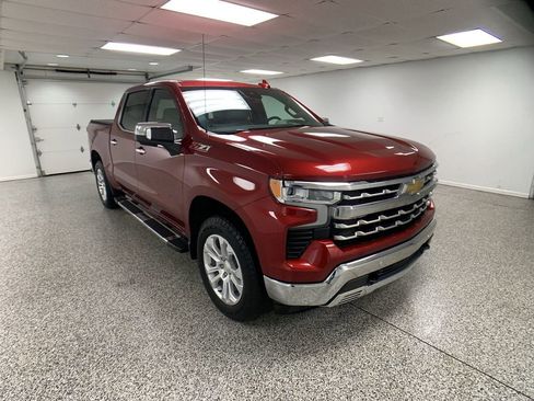 Used 2023 Chevrolet Silverado 1500 LTZ AWD/4WD image 2