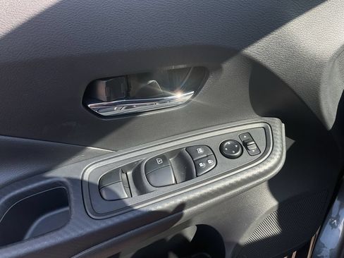Used 2025 Nissan Versa SV FWD image 15