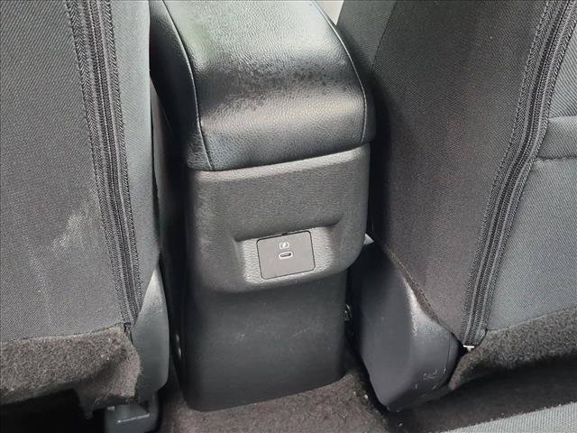 Used 2025 Nissan Versa SR FWD image 18