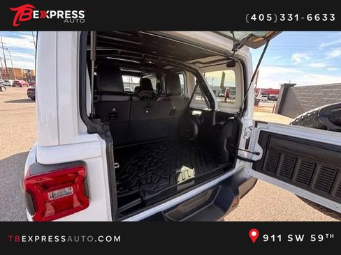 Used 2023 Jeep Wrangler Unlimited Sahara image 18