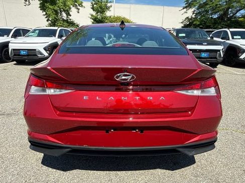 Used 2023 Hyundai Elantra SEL w/ Convenience Package FWD image 16