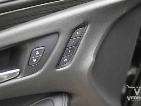 Used 2018 Buick Envision Premium AWD/4WD image 18