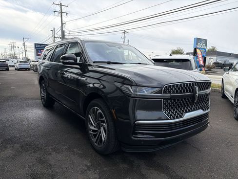 New 2025 Lincoln Navigator L Reserve image 4