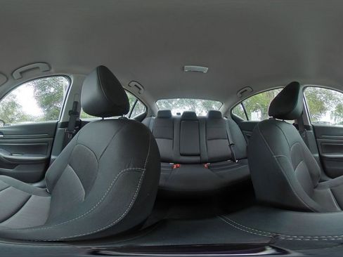 Used 2025 Nissan Altima 2.5 SV FWD image 41