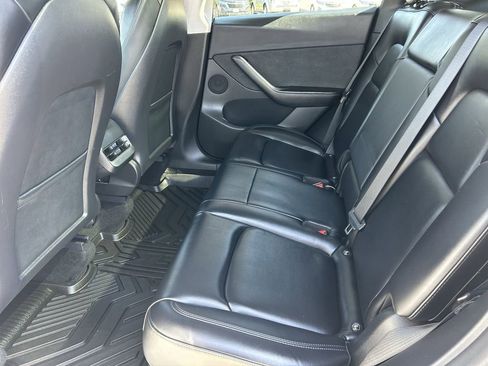 Used 2022 Tesla Model Y Performance image 14