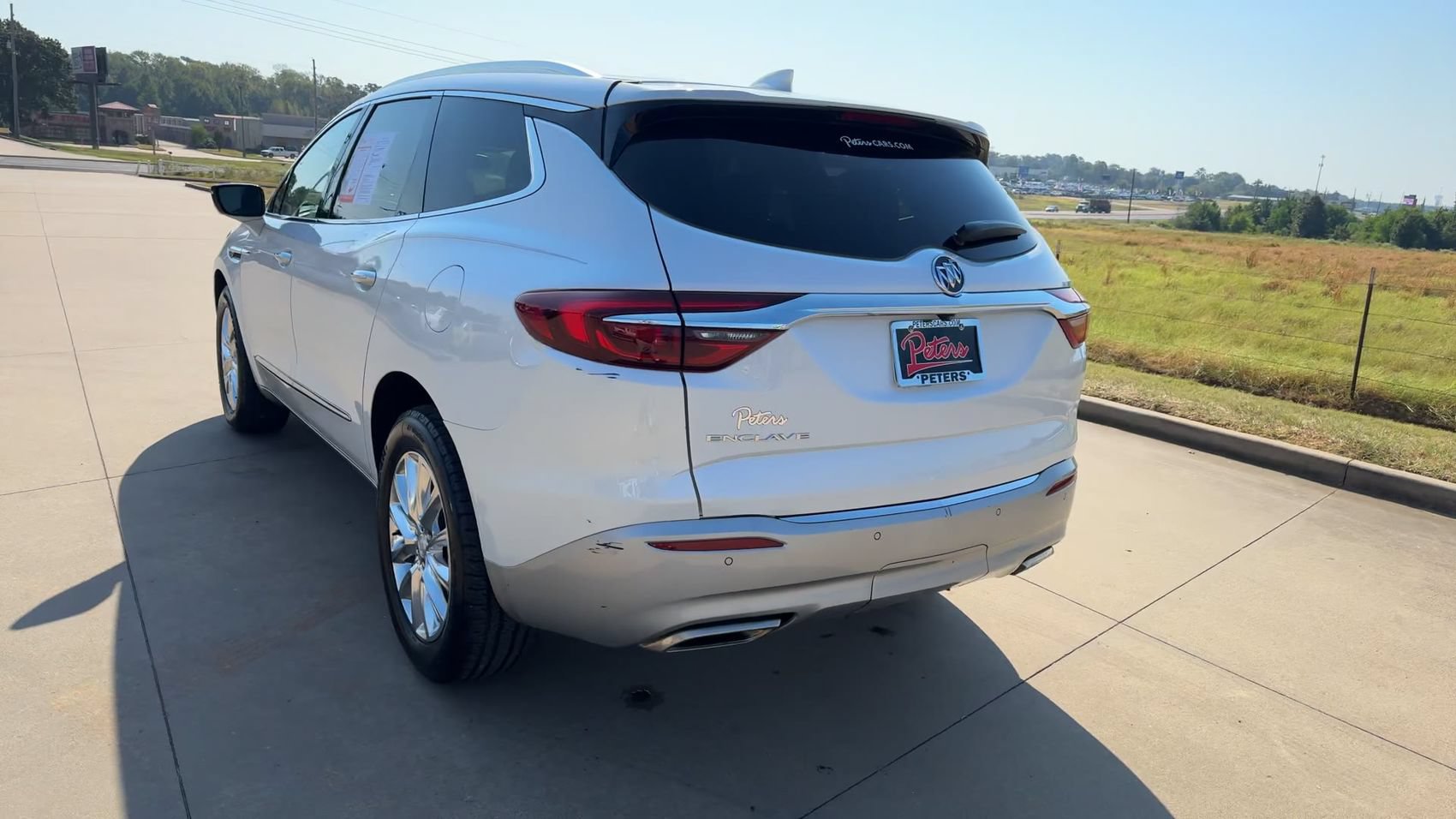 Used 2021 Buick Enclave Essence w/ Sound and Sites Package FWD image 7
