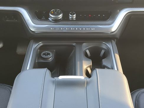 New 2025 Ford Expedition Platinum w/ Stealth Performance Package image 17