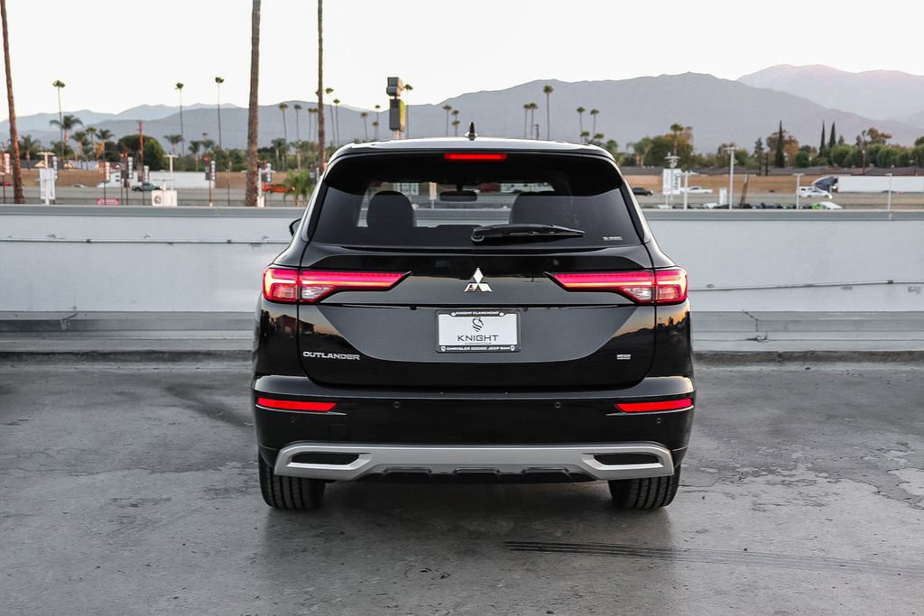 Used 2024 Mitsubishi Outlander SE AWD/4WD image 8