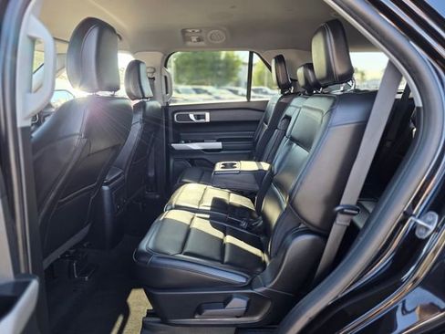 Used 2024 Ford Explorer XLT w/ Equipment Group 202A image 19