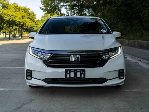 Used 2023 Honda Odyssey EX-L image 3