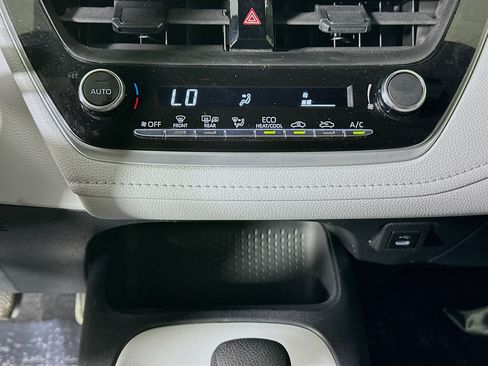 Used 2024 Toyota Corolla SE FWD image 23
