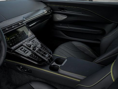 New 2026 Aston Martin V8 Vantage Roadster image 18