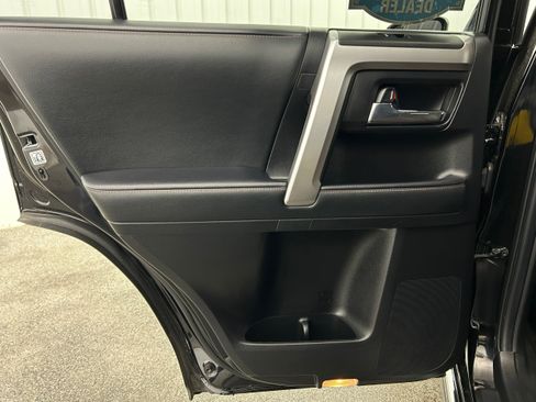 Used 2021 Toyota 4Runner Limited AWD/4WD image 27