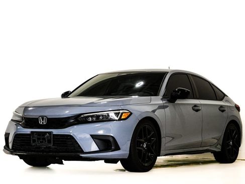 Used 2023 Honda Civic Sport image 3