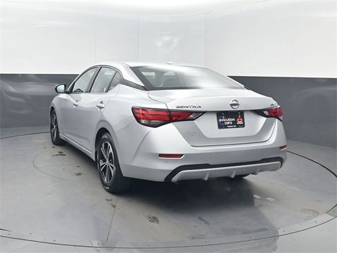 Used 2023 Nissan Sentra SV image 3