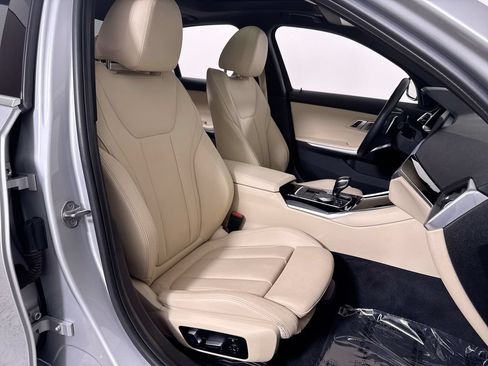 Used 2019 BMW 330i Sedan w/ Premium Package RWD image 25