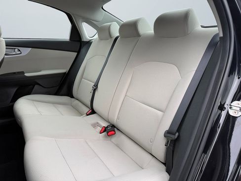 Used 2023 Kia Forte LXS w/ LXS Technology Package image 13