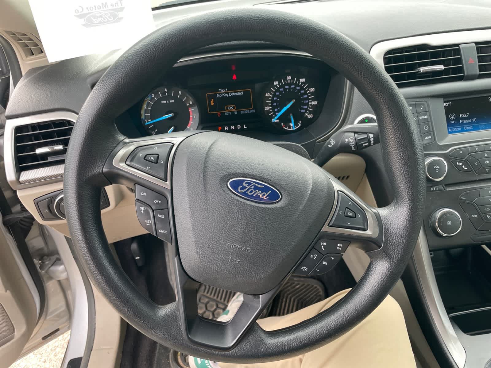 Used 2017 Ford Fusion SE FWD image 13