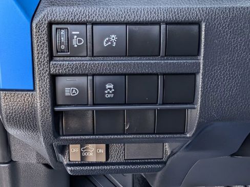 Used 2025 Toyota Tacoma TRD Off-Road AWD/4WD image 25