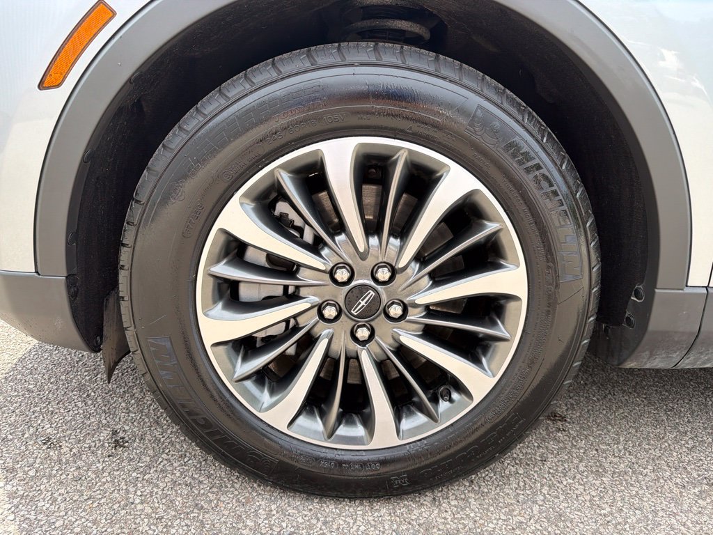 Used 2022 Lincoln Nautilus AWD w/ Premium Package image 12