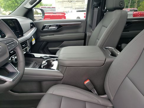 New 2026 Chevrolet Suburban Z71 w/ Comfort Package AWD/4WD image 26