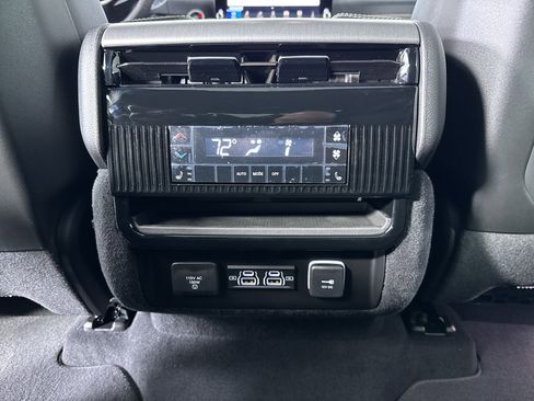 New 2026 Jeep Grand Wagoneer Limited AWD/4WD image 28