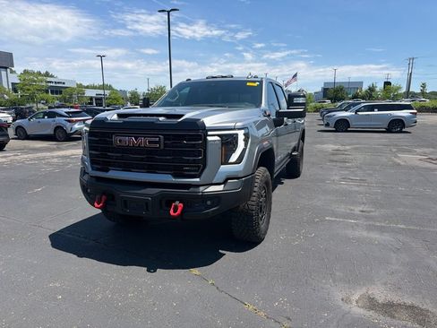 Used 2025 GMC Sierra 2500 AT4X w/ AT4X AEV Edition AWD/4WD image 8