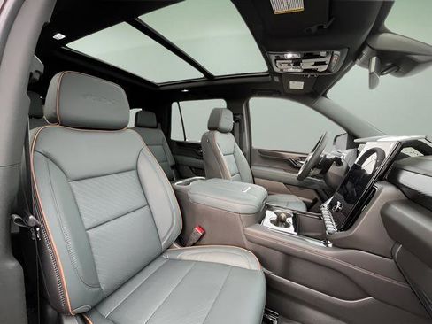 New 2026 GMC Yukon AT4 w/ LPO, Floor Liner Package image 38