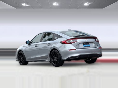 Used 2023 Honda Civic Sport image 3