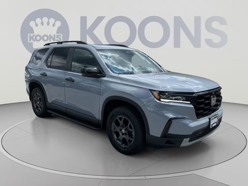 Used 2024 Honda Pilot TrailSport image 10