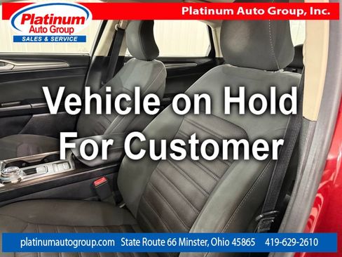 Used 2017 Ford Fusion SE w/ Fusion SE Technology Package FWD image 11