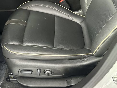 Used 2023 Chevrolet Blazer Premier FWD image 12