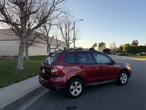 Used 2015 Subaru Forester 2.5i w/ Alloy Wheel Package image 4