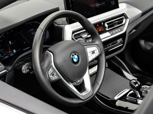 Used 2025 BMW X4 xDrive30i image 19