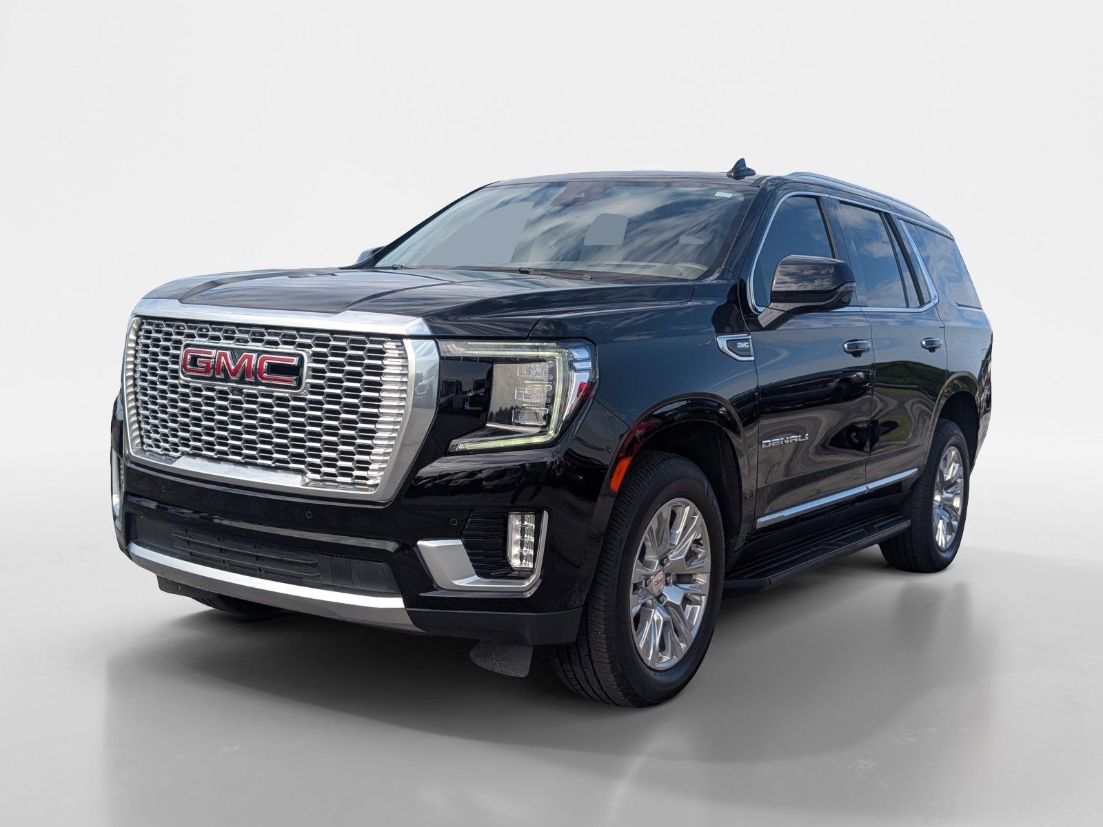 Used 2024 GMC Yukon Denali w/ Advanced Technology Package AWD/4WD image 5