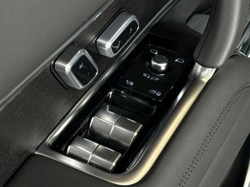 Certified 2026 Land Rover Range Rover SE image 26