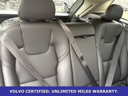 Certified 2025 Volvo XC60 B5 Core image 35