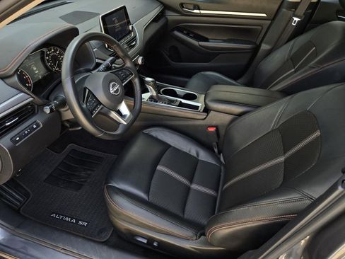 Used 2025 Nissan Altima 2.5 SR image 17