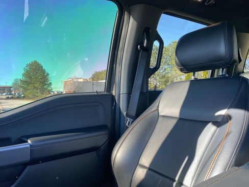 Used 2025 Ford F150 Lariat w/ Equipment Group 502A High image 30