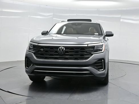 Used 2024 Volkswagen Atlas Cross Sport SEL R-Line AWD/4WD image 46