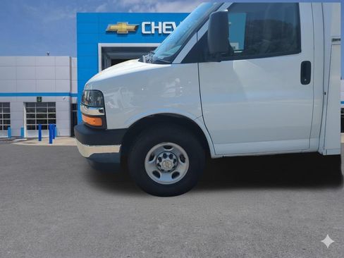 Used 2025 Chevrolet Express 3500 w/ Power Convenience Package RWD image 11