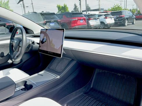 Used 2021 Tesla Model 3 Long Range AWD/4WD image 22